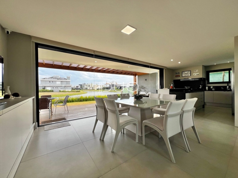 SOBRADO NO CONDOMÍNIO RIVIERA EM XANGRI-LÁ: 9ª foto da galeria de imagens do imóvel