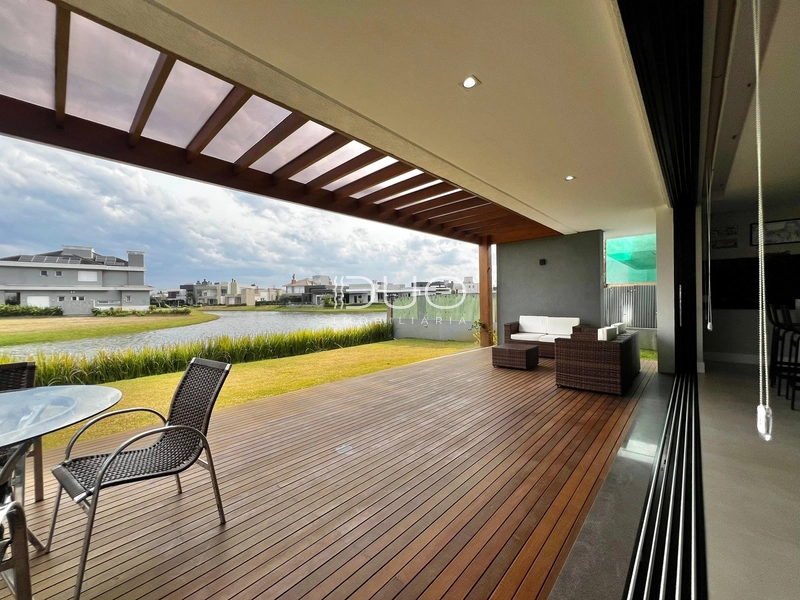 SOBRADO NO CONDOMÍNIO RIVIERA EM XANGRI-LÁ: 16ª foto da galeria de imagens do imóvel