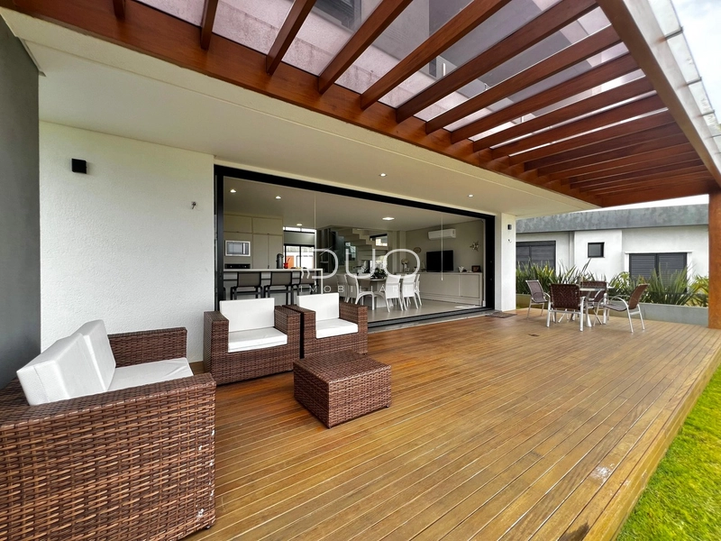 SOBRADO NO CONDOMÍNIO RIVIERA EM XANGRI-LÁ: 19ª foto da galeria de imagens do imóvel