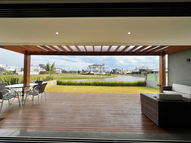 SOBRADO NO CONDOMÍNIO RIVIERA EM XANGRI-LÁ: 18ª foto da galeria de imagens do imóvel