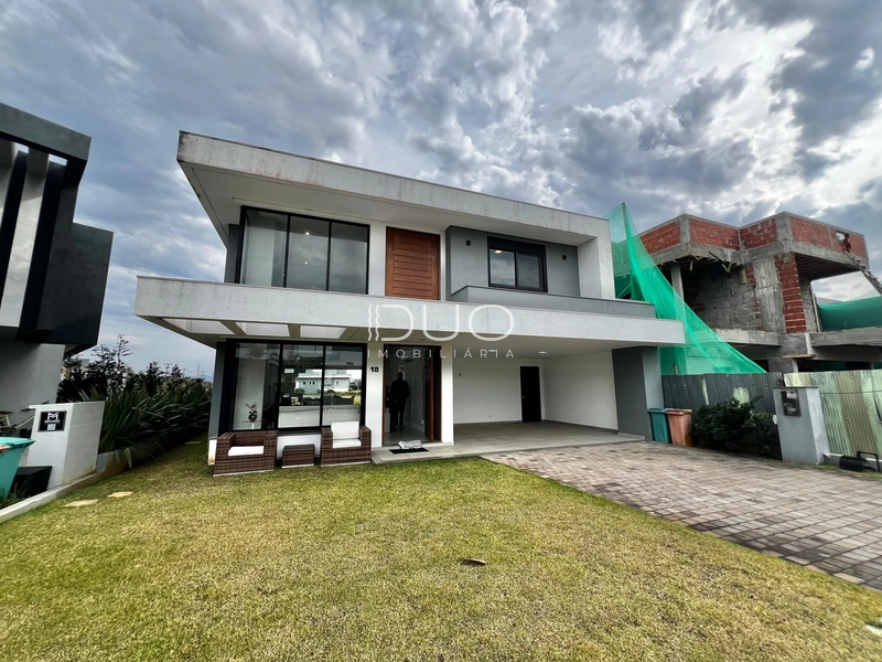 SOBRADO NO CONDOMÍNIO RIVIERA EM XANGRI-LÁ: 2ª foto da galeria de imagens do imóvel