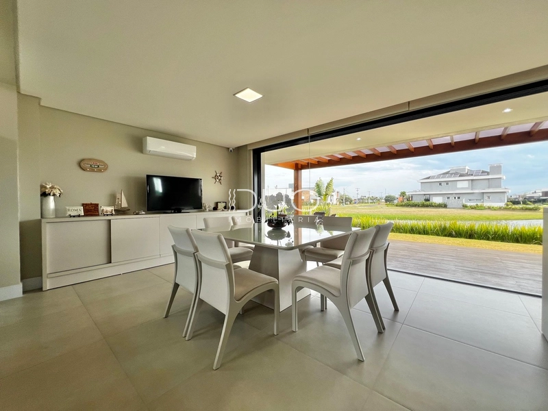 SOBRADO NO CONDOMÍNIO RIVIERA EM XANGRI-LÁ: 10ª foto da galeria de imagens do imóvel