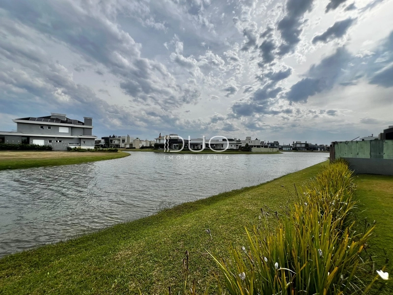 SOBRADO NO CONDOMÍNIO RIVIERA EM XANGRI-LÁ: 22ª foto da galeria de imagens do imóvel