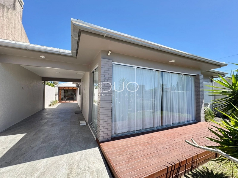 CASA COM 3 DORMITÓRIOS EM XANGRI-LÁ