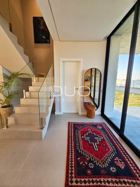 SOBRADO NO CONDOMÍNIO ZEN EM XANGRI-LÁ: 3ª foto da galeria de imagens do imóvel