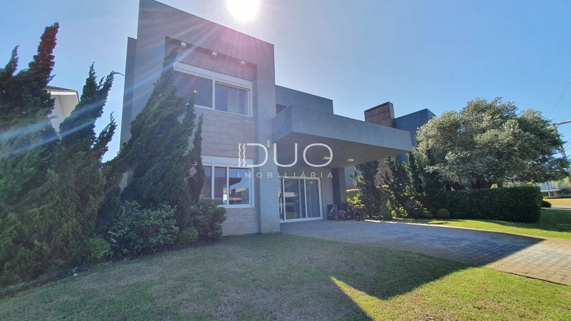 SOBRADO NO CONDOMÍNIO ENSEADA LAGOS EM XANGRI-LÁ: 9ª foto da galeria de imagens do imóvel