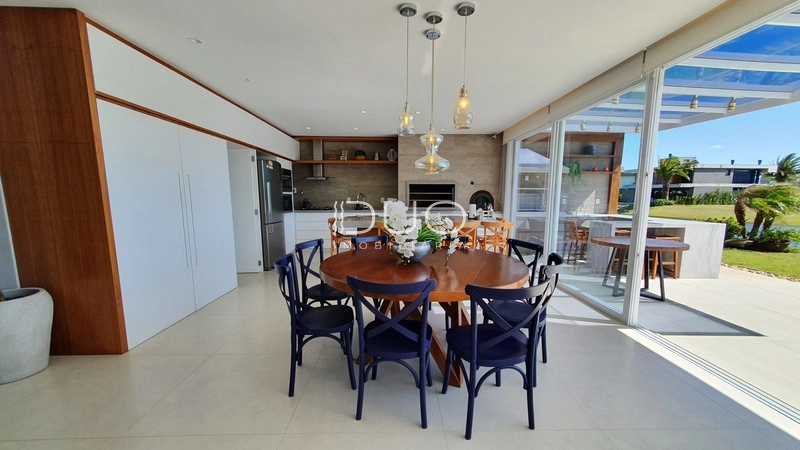 SOBRADO NO CONDOMÍNIO ENSEADA LAGOS EM XANGRI-LÁ: 30ª foto da galeria de imagens do imóvel