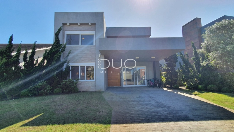 SOBRADO NO CONDOMÍNIO ENSEADA LAGOS EM XANGRI-LÁ: 7ª foto da galeria de imagens do imóvel