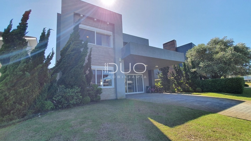 SOBRADO NO CONDOMÍNIO ENSEADA LAGOS EM XANGRI-LÁ: 8ª foto da galeria de imagens do imóvel