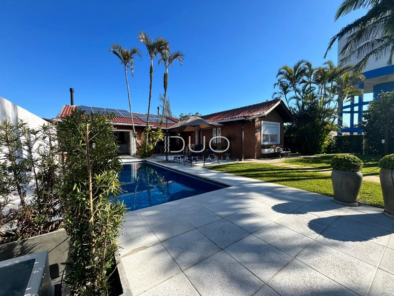 CASA EM XANGRI-LÁ: 4ª foto da galeria de imagens do imóvel