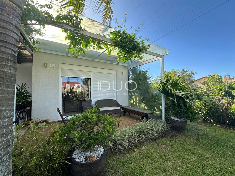 CASA EM XANGRI-LÁ: 2ª foto da galeria de imagens do imóvel