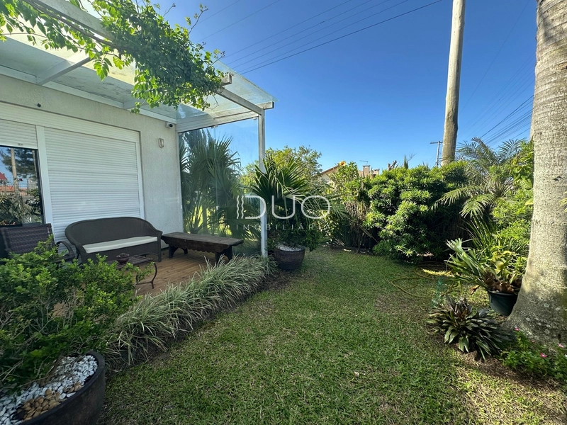 CASA EM XANGRI-LÁ: 4ª foto da galeria de imagens do imóvel