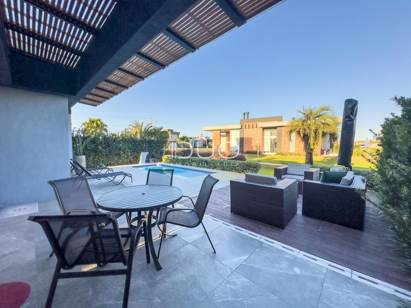 CASA COM 4 DORMITÓRIOS NO CONDOMÍNIO RIVIERA: 8ª foto da galeria de imagens do imóvel