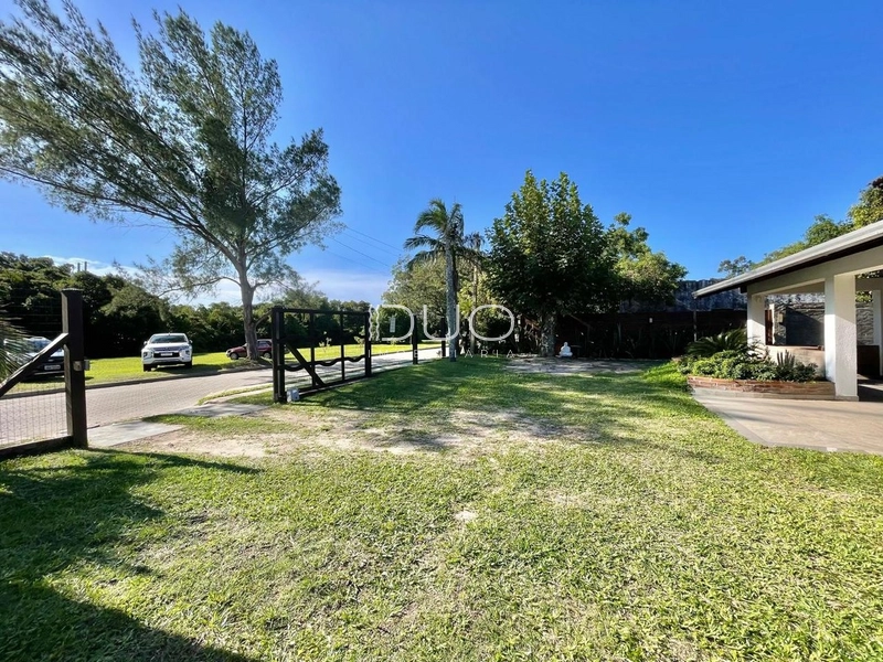 SOBRADO EM XANGRI-LÁ: 41ª foto da galeria de imagens do imóvel