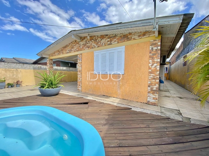 CASA EM XANGRI-LÁ: 3ª foto da galeria de imagens do imóvel