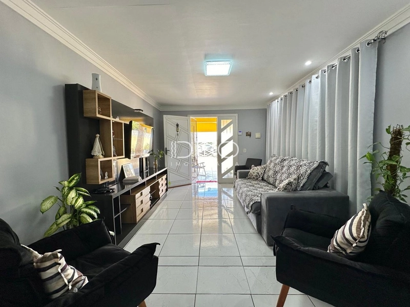 CASA EM XANGRI-LÁ: 7ª foto da galeria de imagens do imóvel