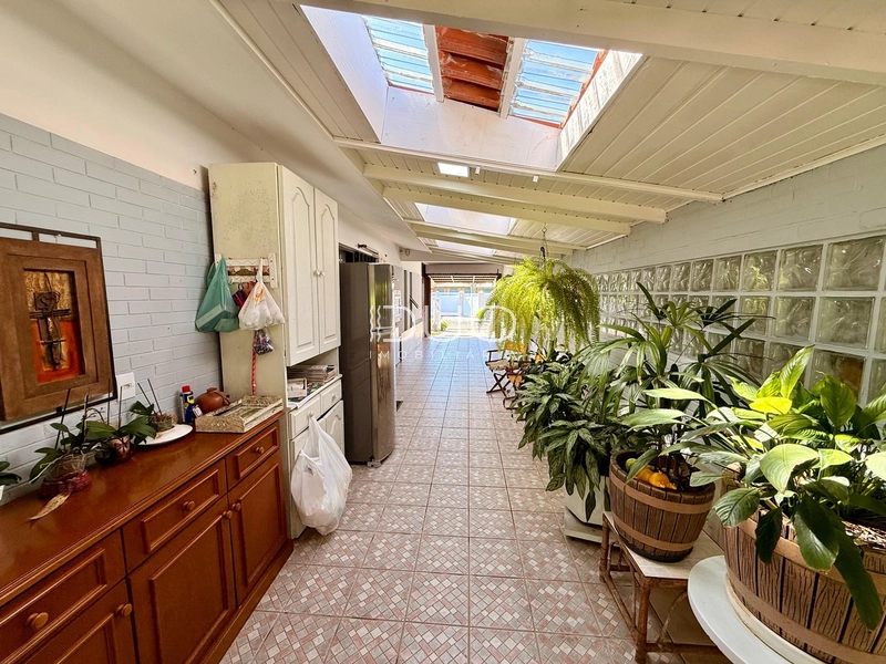 CASA EM XANGRI-LÁ: 10ª foto da galeria de imagens do imóvel