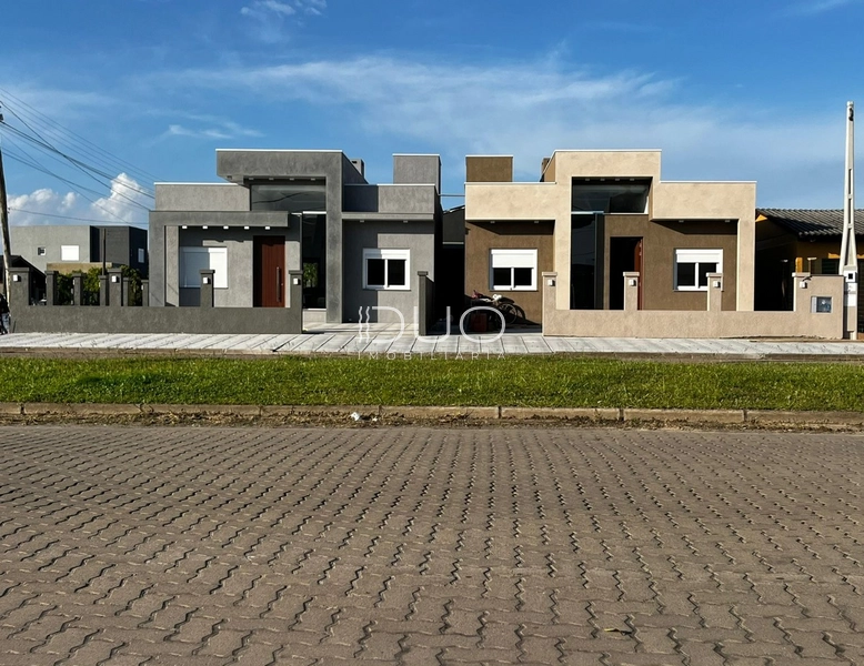 CASA EM XANGRI-LÁ: 3ª foto da galeria de imagens do imóvel