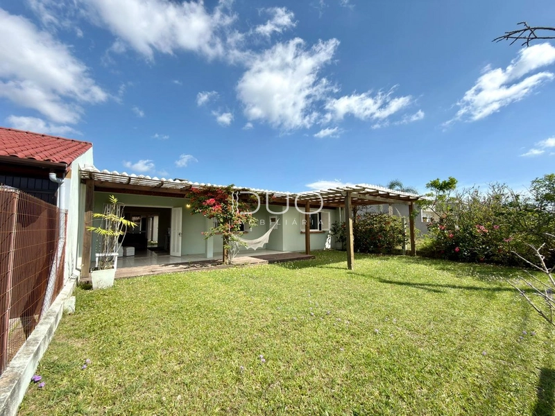 CASA COM 2 DORMITÓRIOS EM XANGRI-LÁ: 2ª foto da galeria de imagens do imóvel