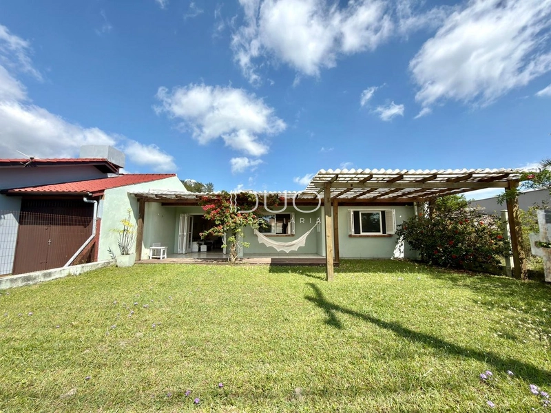 CASA COM 2 DORMITÓRIOS EM XANGRI-LÁ: 3ª foto da galeria de imagens do imóvel