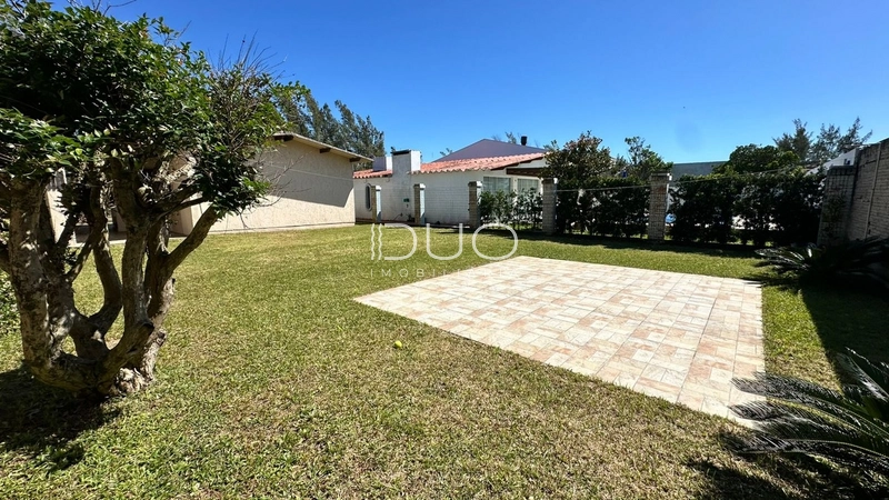 CASA EM XANGRI-LÁ: 5ª foto da galeria de imagens do imóvel