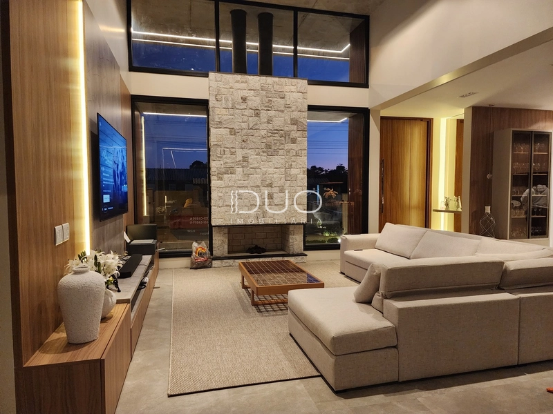 SOBRADO EM ATLÂNTIDA EM XANGRI-LÁ