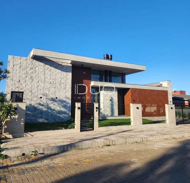 SOBRADO EM ATLÂNTIDA EM XANGRI-LÁ: 3ª foto da galeria de imagens do imóvel