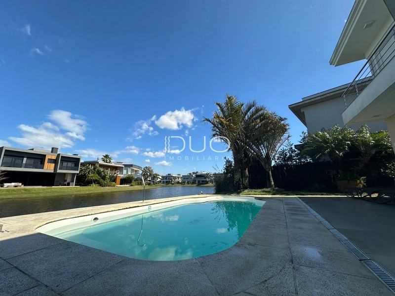 SOBRADO NO CONDOMÍNIO ENSEADA LAGOS EM XANGRI-LÁ: 14ª foto da galeria de imagens do imóvel