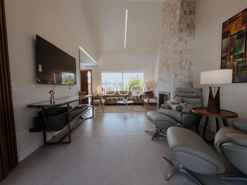 SOBRADO COM 3 SUÍTES EM XANGRI-LÁ: 11ª foto da galeria de imagens do imóvel