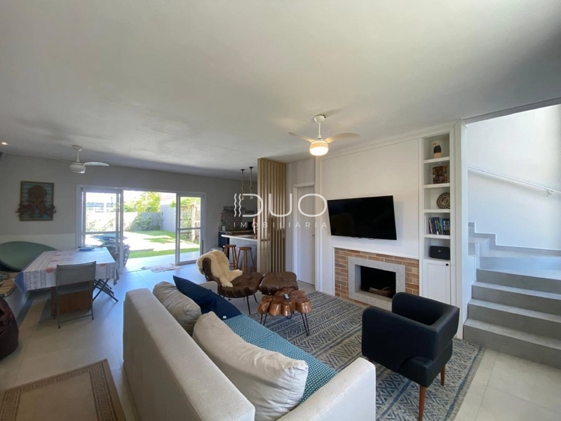 CASA EM XANGRI-LÁ: 5ª foto da galeria de imagens do imóvel