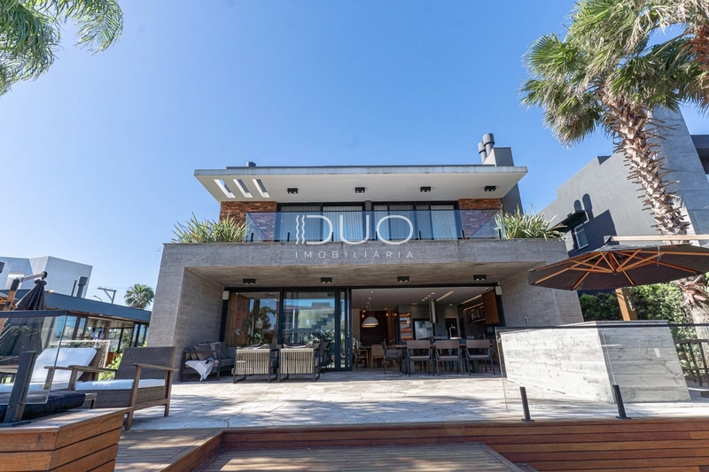 CASA COM 5 DORMITÓRIOS NO CONDOMÍNIO MALIBU: 2ª foto da galeria de imagens do imóvel