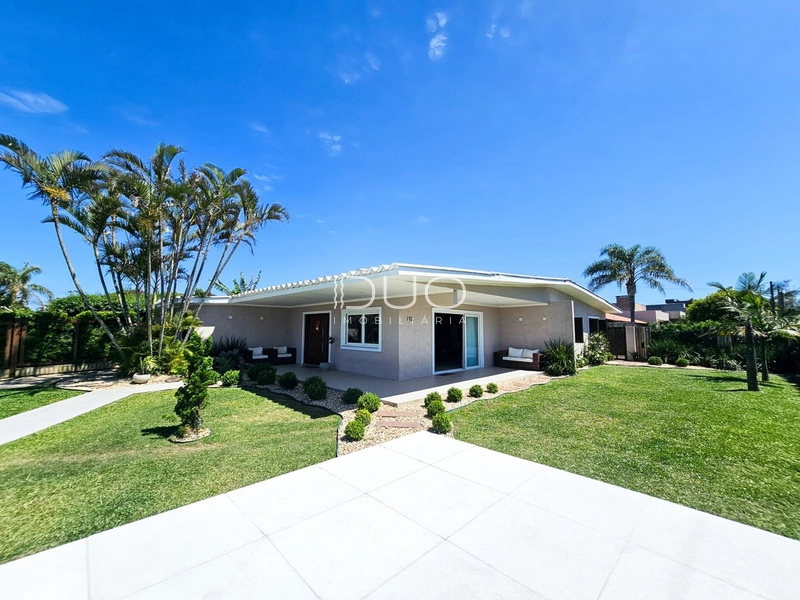 CASA EM XANGRI-LÁ: 2ª foto da galeria de imagens do imóvel