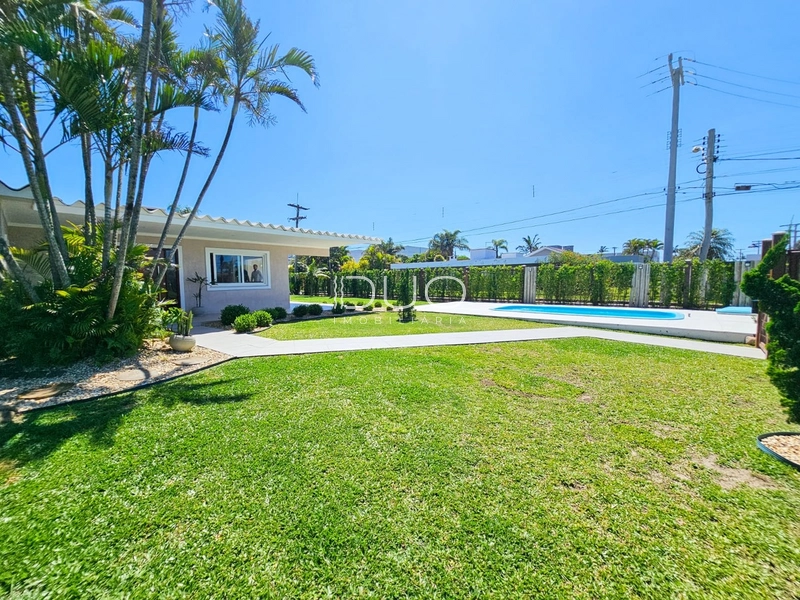 CASA EM XANGRI-LÁ: 3ª foto da galeria de imagens do imóvel