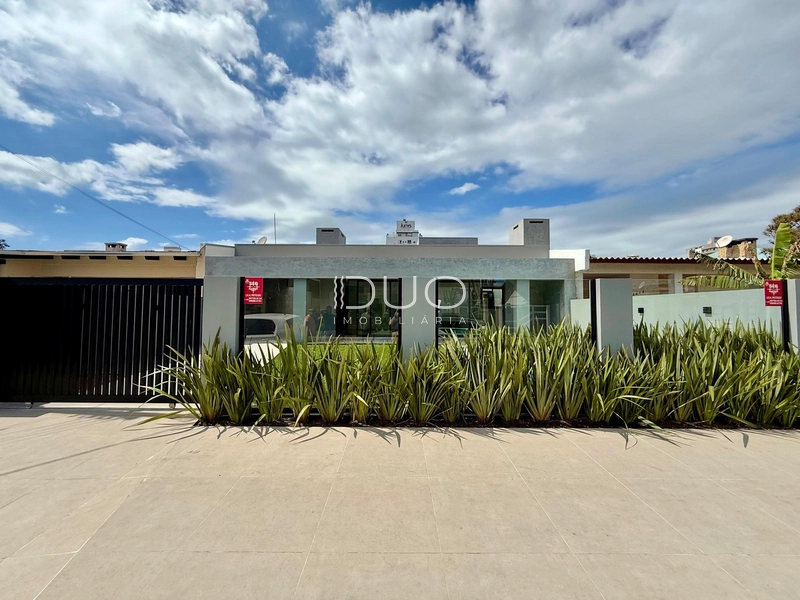 CASA COM 5 DORMITÓRIOS EM CAPÃO DA CANOA