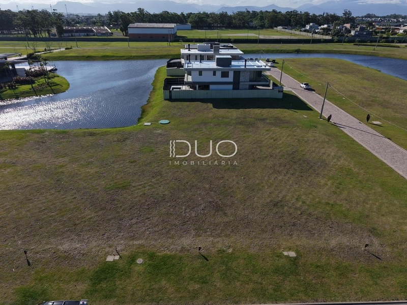 TERRENO NO CONDOMÍNIO LÓTUS EM XANGRI-LÁ: 2ª foto da galeria de imagens do imóvel