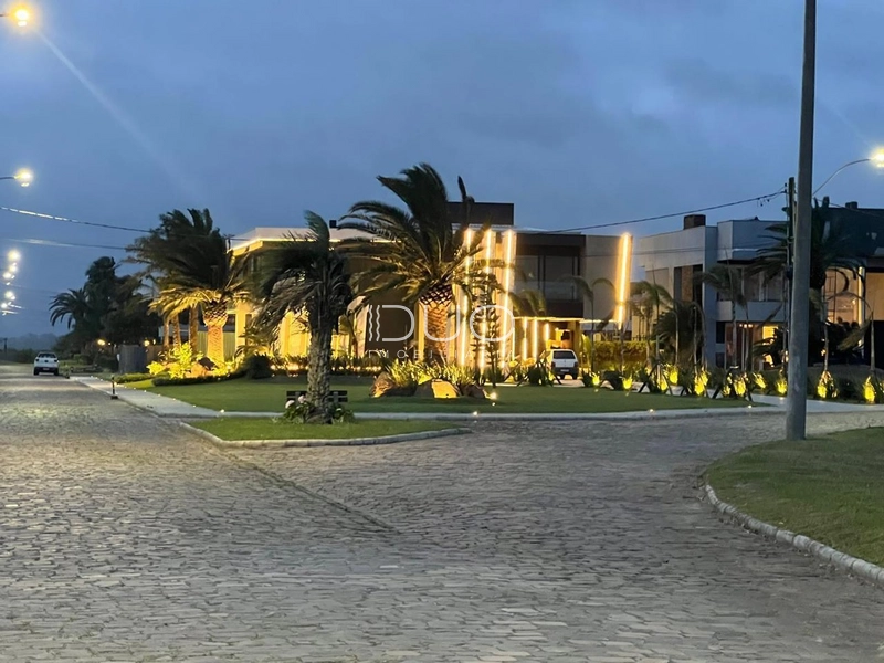 SOBRADO NO CONDOMÍNIO LAGOA DO PASSO: 2ª foto da galeria de imagens do imóvel