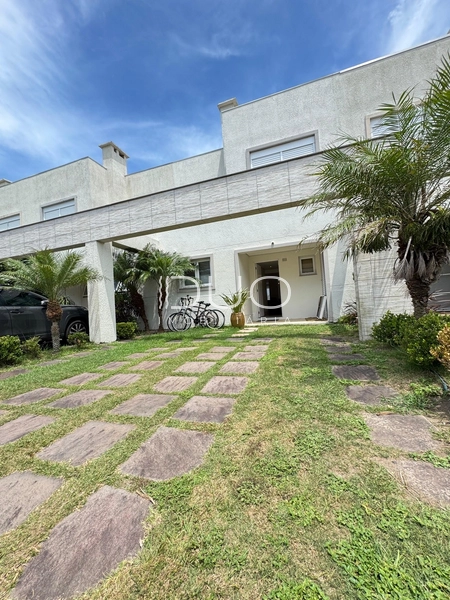 SOBRADO NO CONDOMÍNIO PATEO MARBELLA EM XANGRI-LÁ