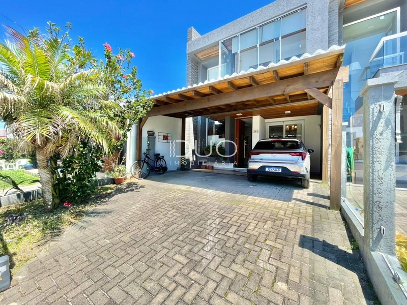 SOBRADO NO CENTRO DE XANGRI-LÁ