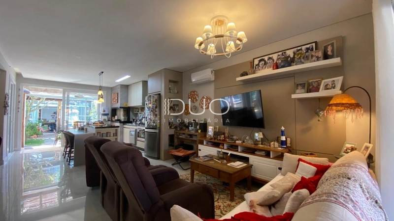 SOBRADO NO CENTRO DE XANGRI-LÁ: 2ª foto da galeria de imagens do imóvel