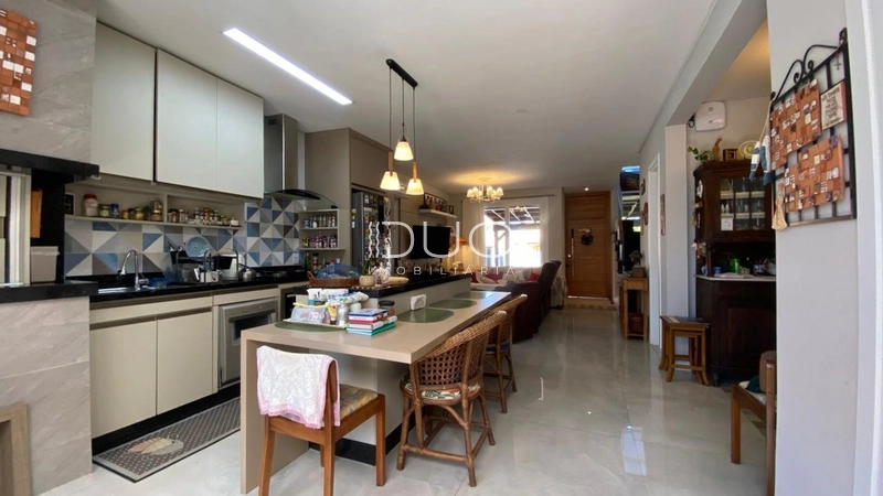 SOBRADO NO CENTRO DE XANGRI-LÁ: 7ª foto da galeria de imagens do imóvel