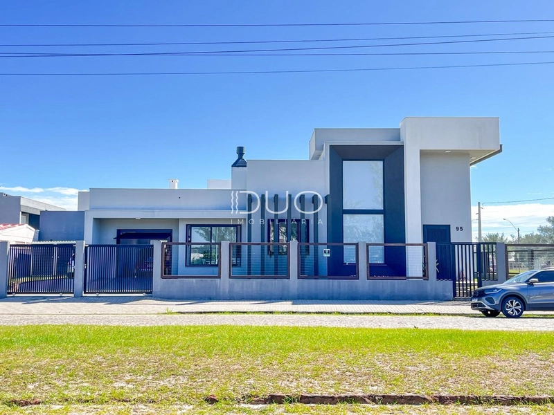 CASA NO ARPOADOR, EM XANGRI-LÁ