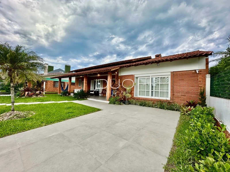 CASA COM 3 DORMITÓRIOS EM XANGRI-LÁ: 3ª foto da galeria de imagens do imóvel