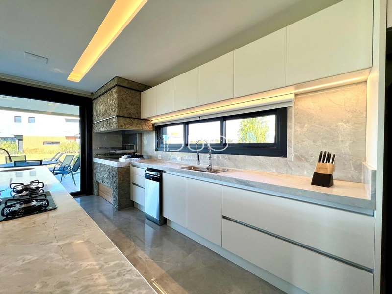 CASA COM 5 DORMITÓRIOS NO CONDOMÍNIO SENSE EM XANGRI-LÁ: 14ª foto da galeria de imagens do imóvel