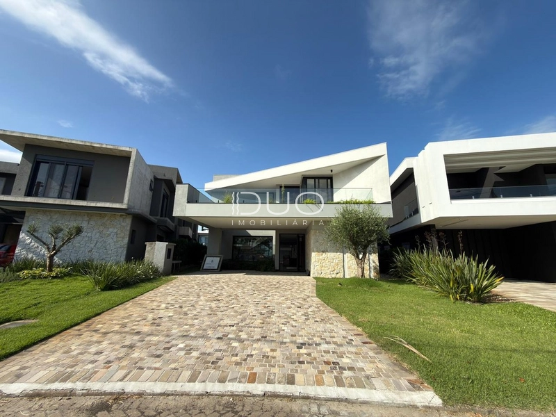 CASA COM 5 DORMITÓRIOS NO CONDOMÍNIO SENSE EM XANGRI-LÁ