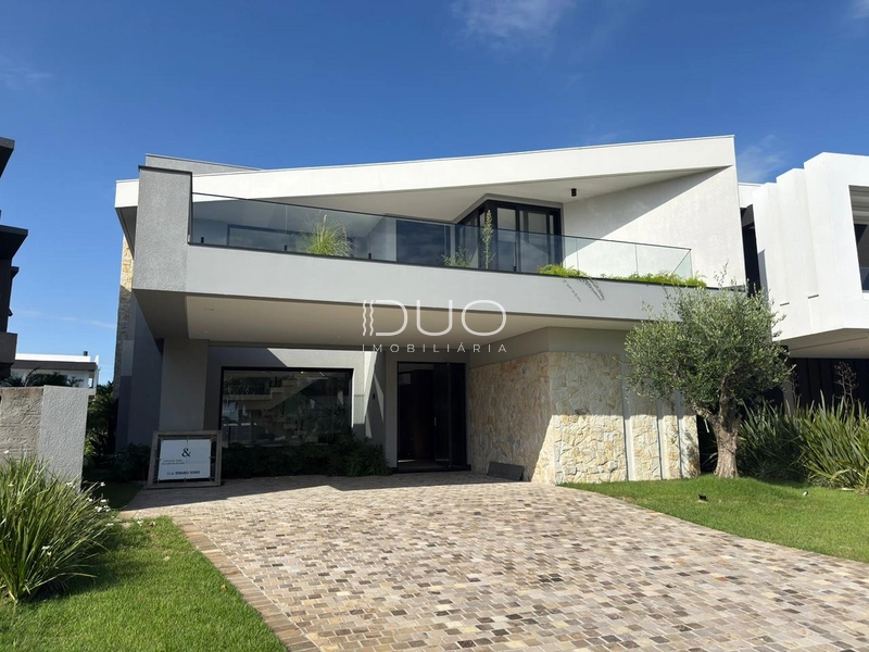 CASA COM 5 DORMITÓRIOS NO CONDOMÍNIO SENSE EM XANGRI-LÁ: 3ª foto da galeria de imagens do imóvel