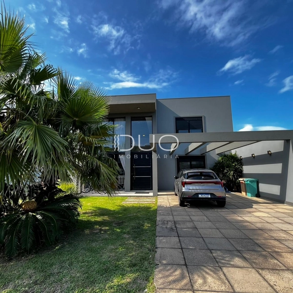 SOBRADO NO CONDOMÍNIO BLUE EM XANGRI-LÁ