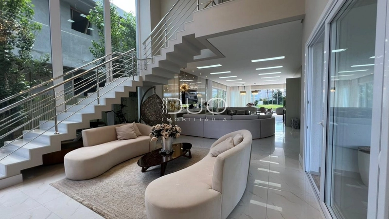 SOBRADO NO CONDOMÍNIO ENSEADA LAGOS EM XANGRI-LÁ: 8ª foto da galeria de imagens do imóvel