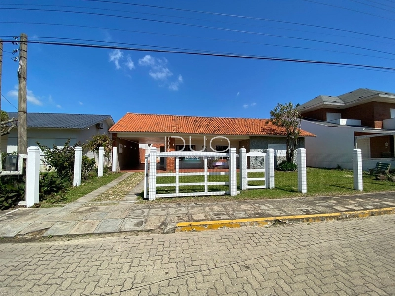 CASA COM 4 DORMITÓRIOS EM XANGRI-LÁ: 2ª foto da galeria de imagens do imóvel