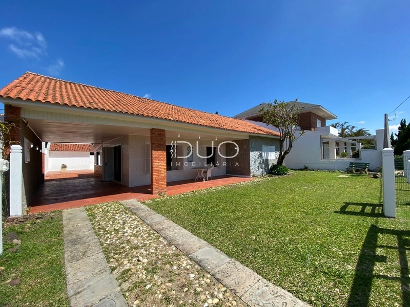 CASA COM 4 DORMITÓRIOS EM XANGRI-LÁ: 3ª foto da galeria de imagens do imóvel