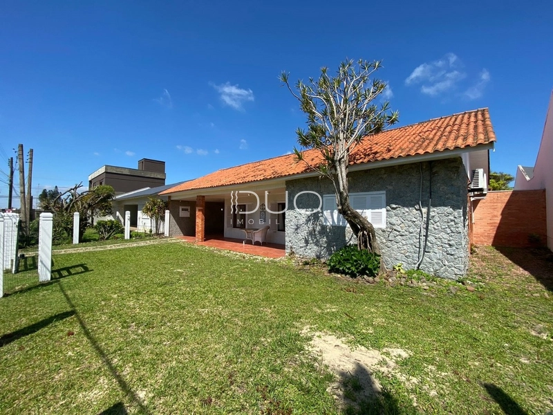 CASA COM 4 DORMITÓRIOS EM XANGRI-LÁ